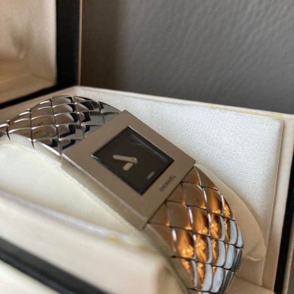 CHANEL Authentic USED WOMEN Silver H0009 Watch - Picture 3 of 14